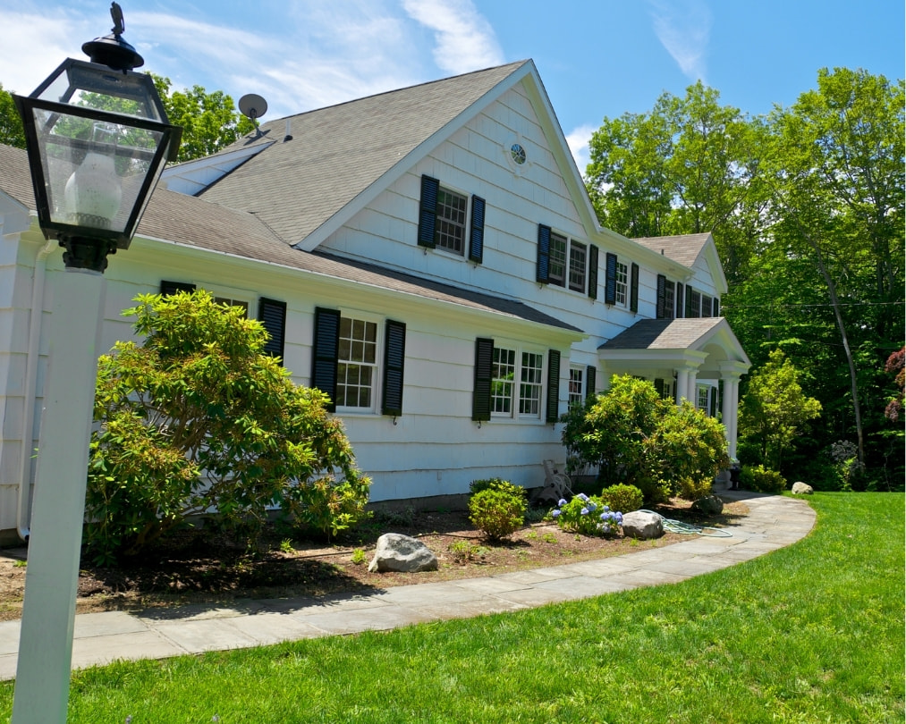 Buying a Home in Old Brookville: What Buyers Should Know Before Making a Move