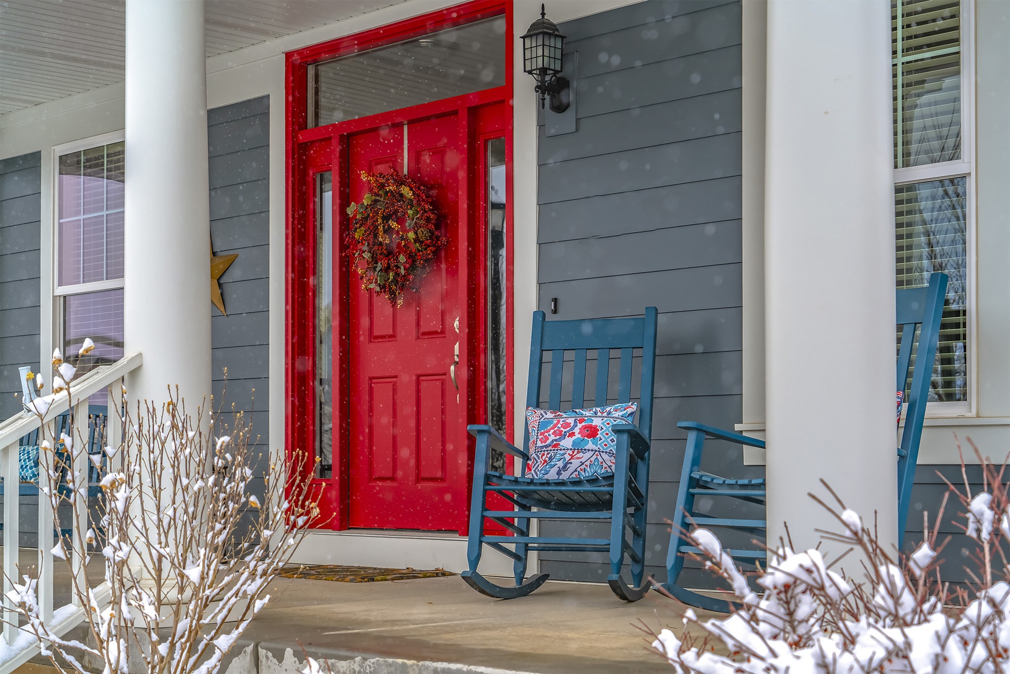 Pros and cons of selling your home during the holidays