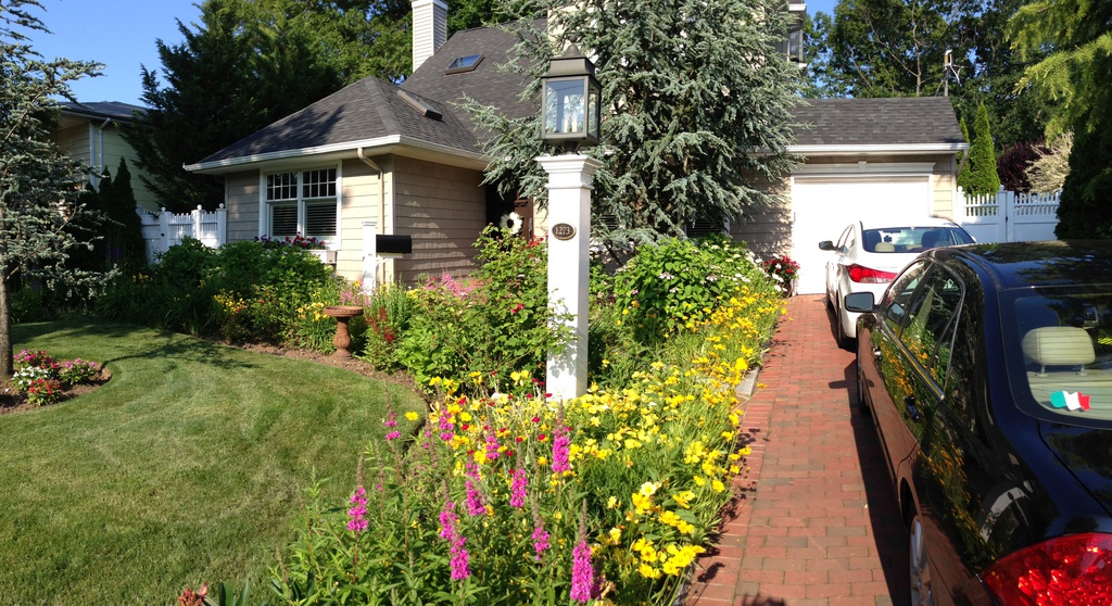 1273 Lakeshore Drive