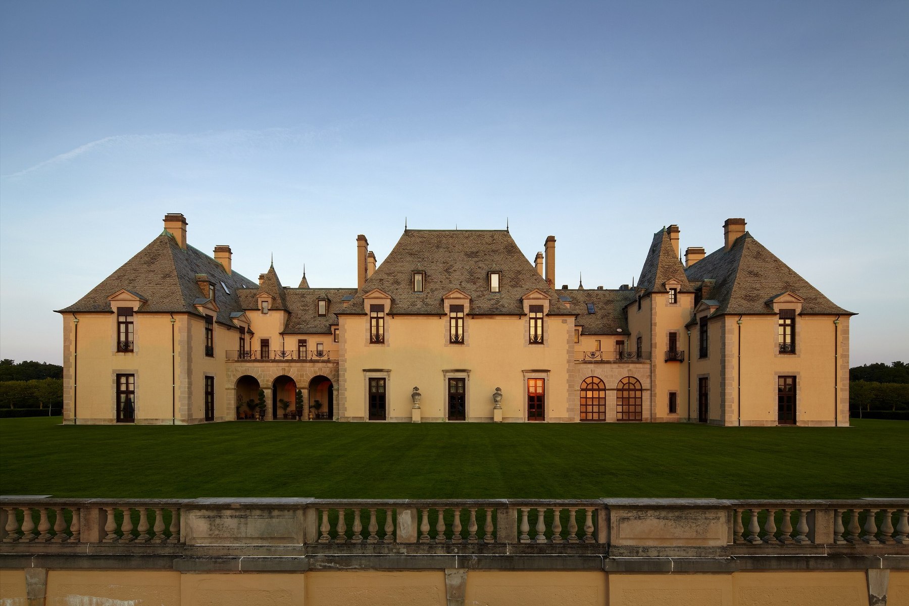 Oheka Castle Draws a $72 Million Winning Bid: What It Means for Huntington and Cold Spring Harbor