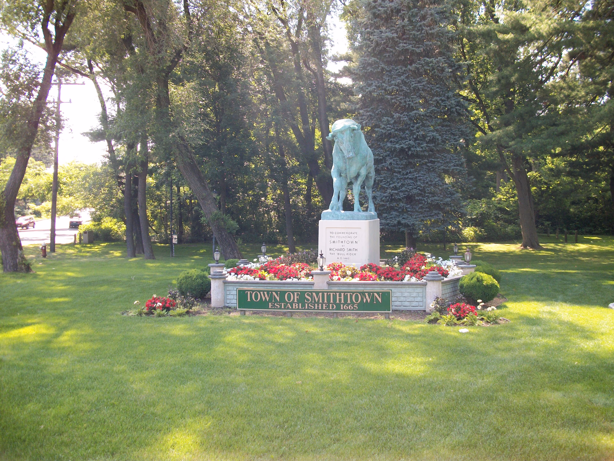 Whisper the Bull statue in Smithtown, New York