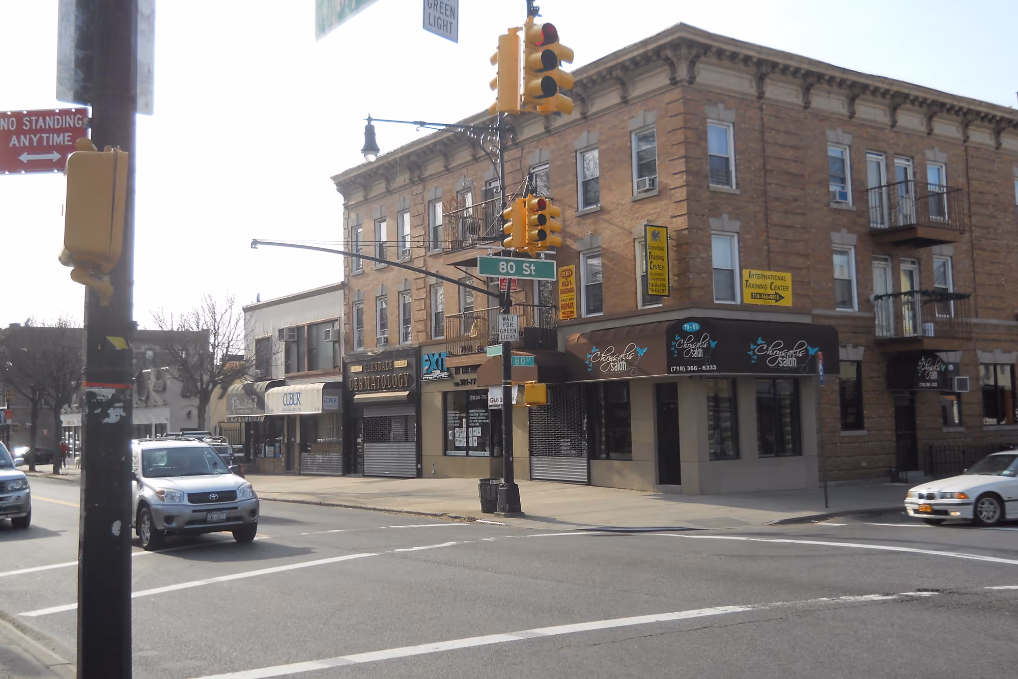 Historic neighborhood buildings along Myrtle Avenue in Glendale