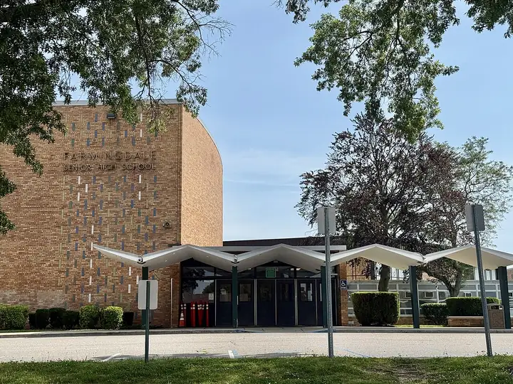 Farmingdale Senior High School campus photograph