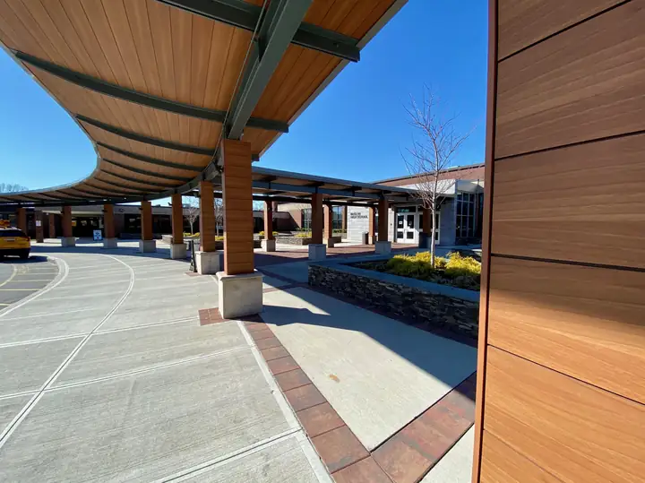Roslyn High School campus photograph