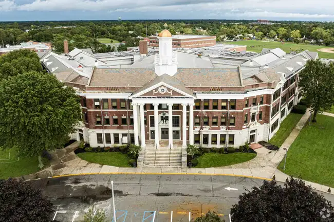 Bay Shore Senior High School campus photograph