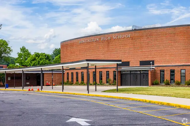 Huntington High School campus photograph
