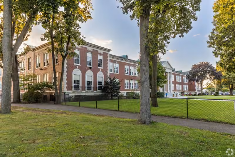 Floral Park-Bellerose School campus photograph