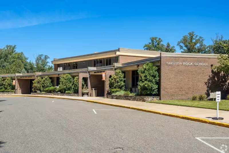 Shelter Rock Elementary School campus photograph