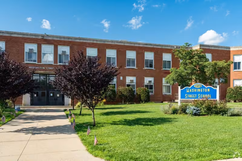 Washington Street School campus photograph