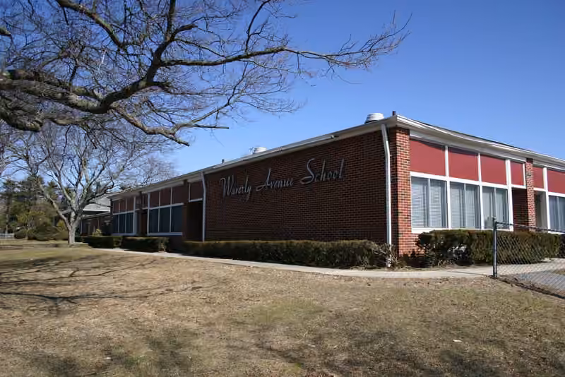 Waverly Avenue School campus photograph