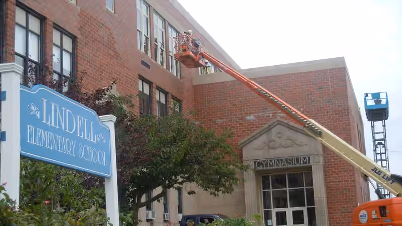 Lindell Boulevard School campus photograph