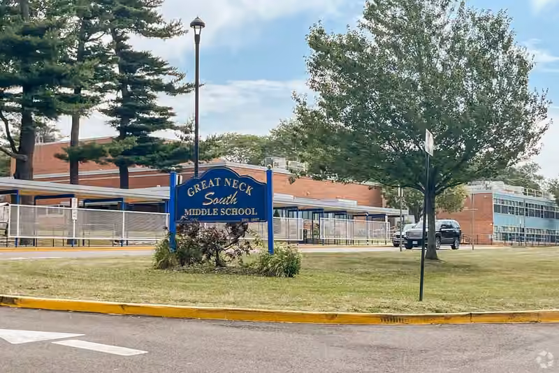 Great Neck South Middle School campus photograph