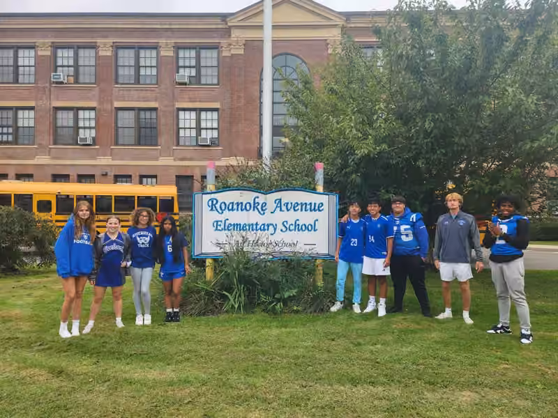 Roanoke Avenue School campus photograph