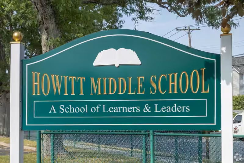 Howitt School campus photograph