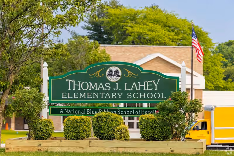 Thomas J Lahey Elementary School campus photograph