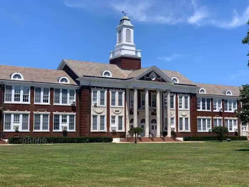 Pulaski Street Elementary School campus photograph