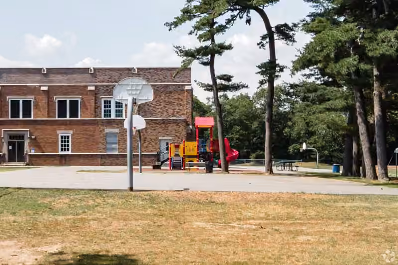 Stewart School campus photograph