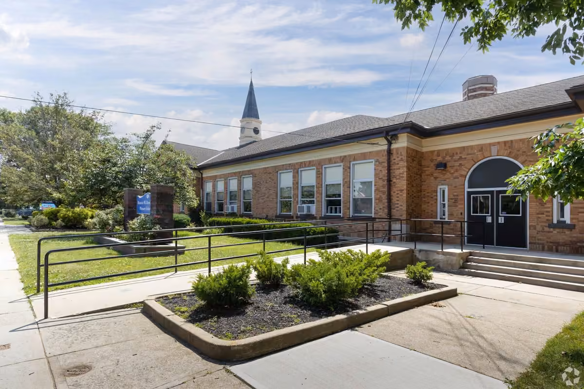 Maurice W Downing Primary School campus photograph