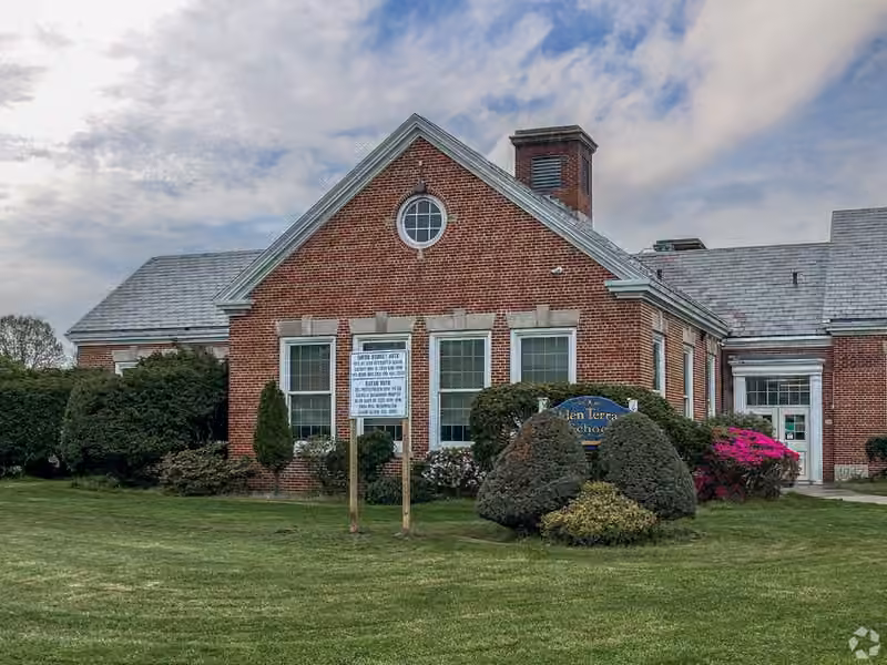 Alden Terrace School campus photograph
