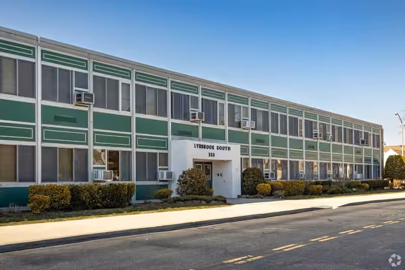 Lynbrook South Middle School campus photograph