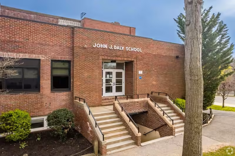John J Daly Elementary School campus photograph
